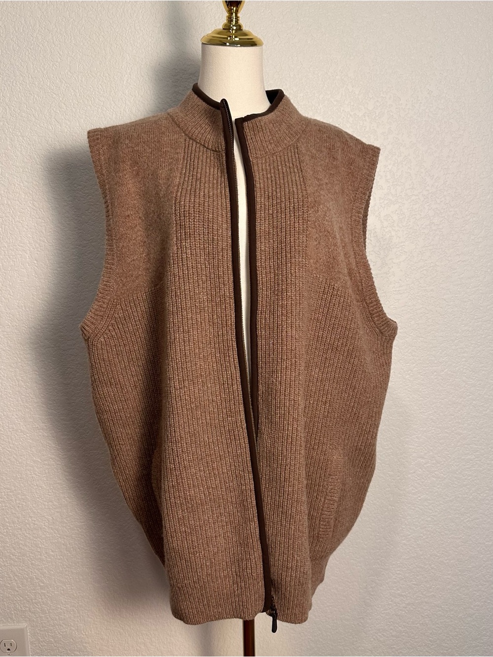 100% merino wool L.L. Bean Brown Ribbed Zip-Up Sweater Vest